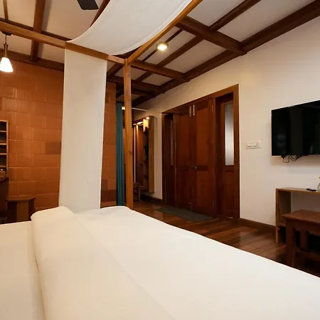 Little Chembaka Guest House Kumarakom Exterior photo